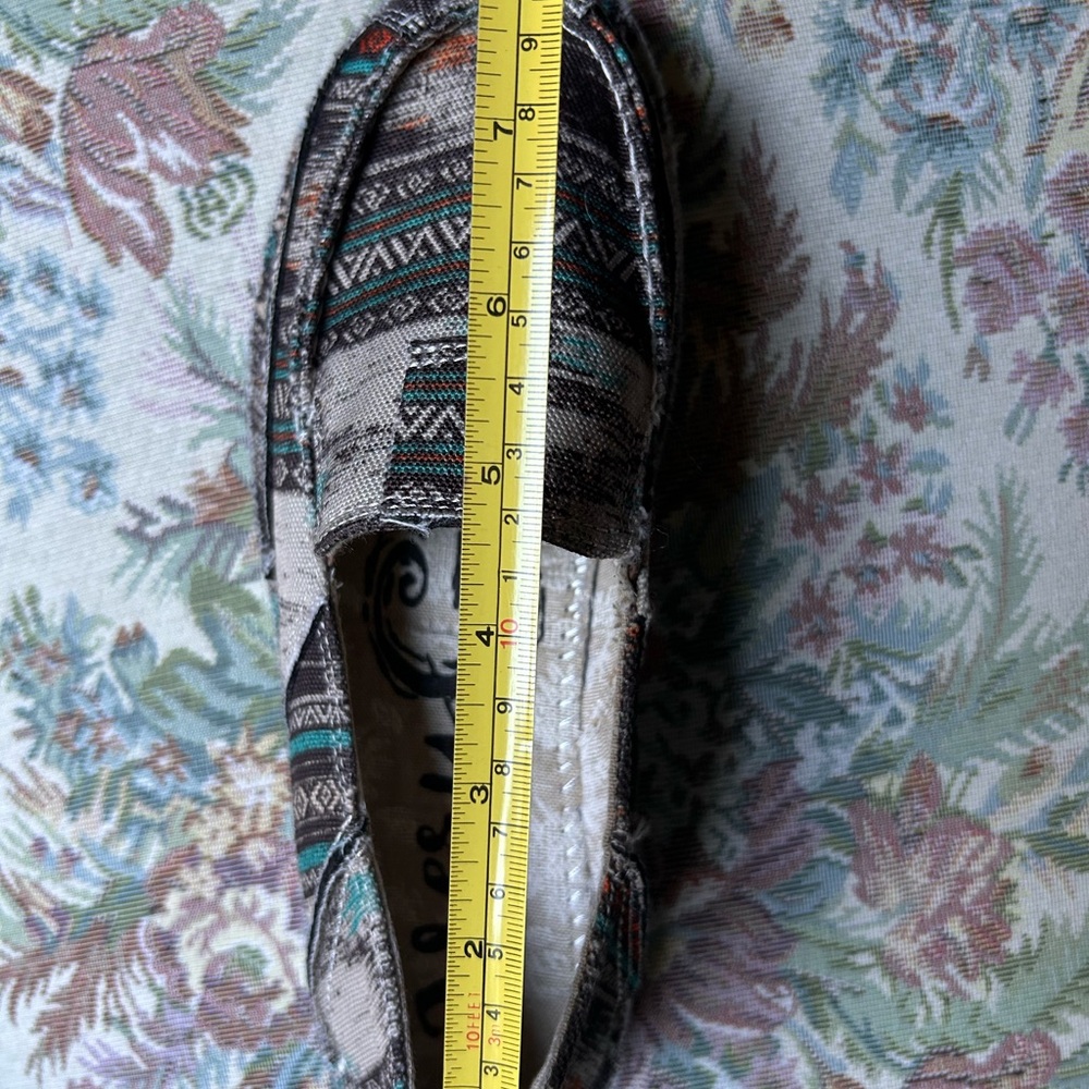 Very G Tribal Pattern Slip-Ons - Picture 9 of 12